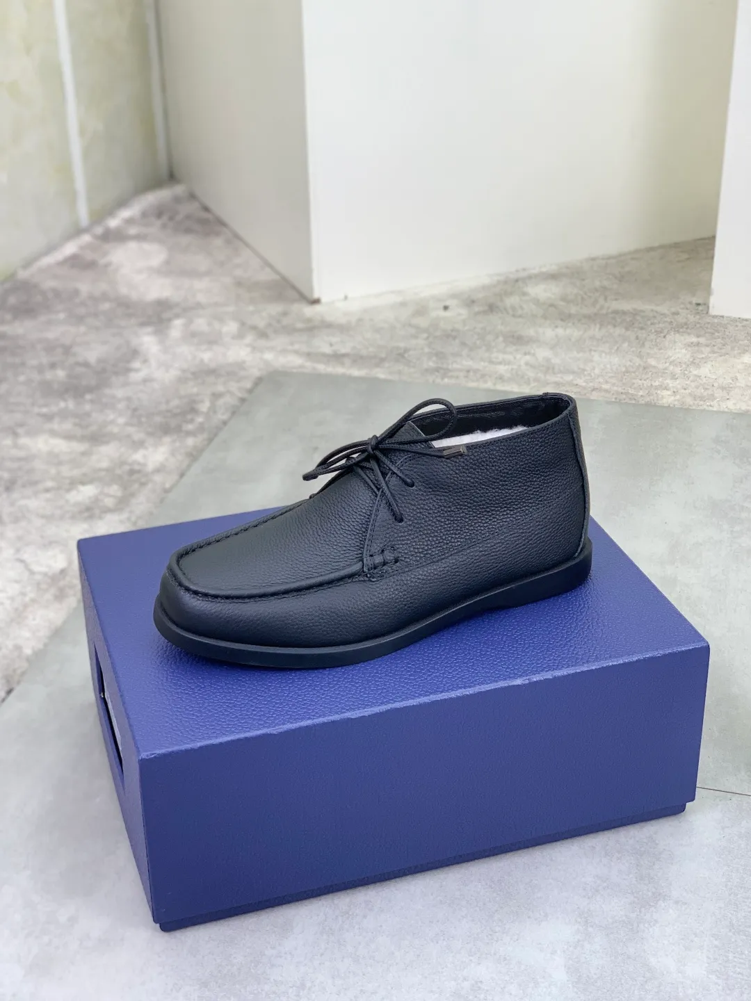 Men's men's shoes 💰P580 new style wool lining 💰high version 💎💎💎Dior original version! Top Italian purchasing agent! Men's high-top business casual leather shoes, original imported calfskin upper, ultimate texture, gentleman style, warm real wool lining inside, top-quality original Italian rubber outsole, first-class workmanship, top quality! Size: 39-44 (45 customized)
